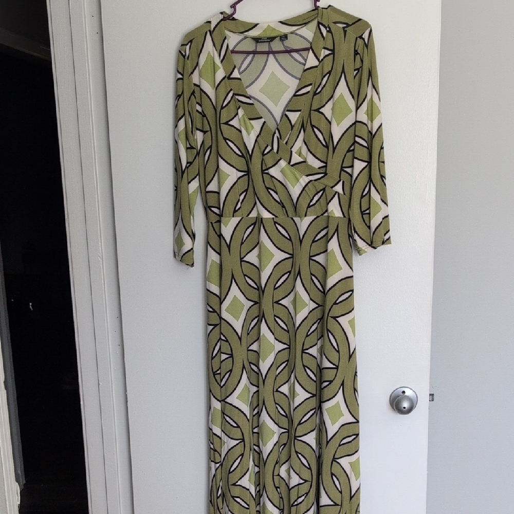 Mlle Gabrielle Green Sheath Dress V-Neck 3/4 Sleeve